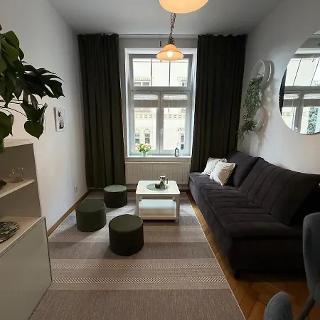 Stylish Close To The Old Town 아파트